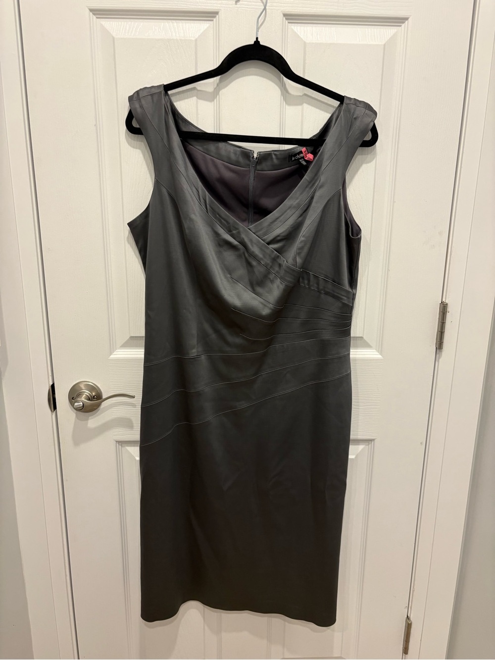 Le Château Classic Sleeveless Gray Sheath Dress #1288
